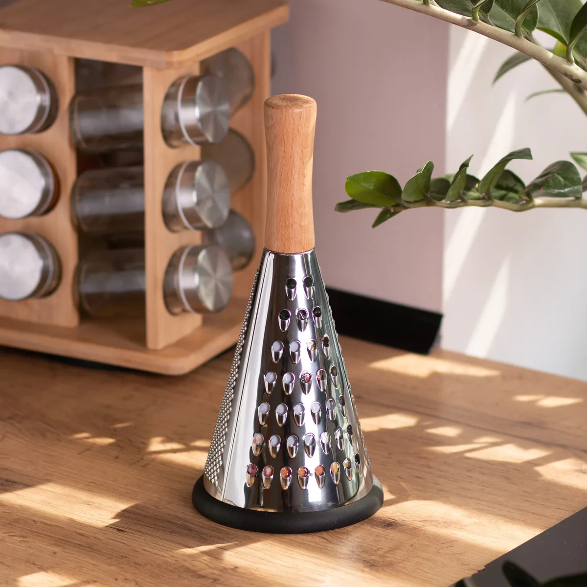 Conical three-sided stainless steel hand grater with wooden handle 11×24 (cm) HP-8-3