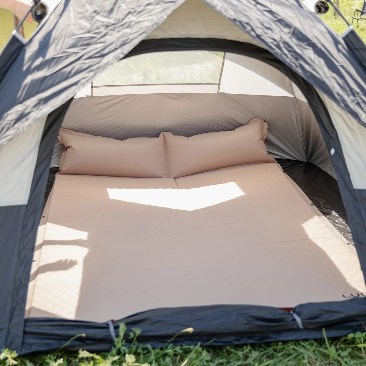 Надувний матрац 190х130см туристичний похідний в намет Camping Lugi, самонадувний кемпінговий підголівник комфортний LU-027