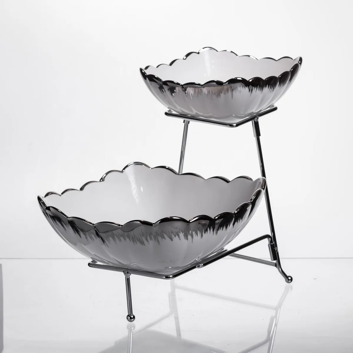 Фруктовниця на 2 яруси фуршетна 27×21×25 (см) Біла з сріблом 2561-1AS