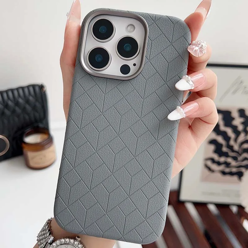 Шкіряний чохол Carved with MagSafe для Apple iPhone 16 Pro (6.3